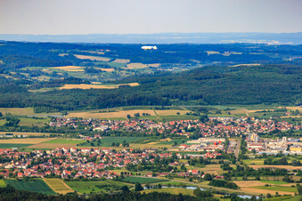 Vue aérienne de Zeppelin NT à le quartier Mimmenhausen in Salem dans le département Bade-Wurtemberg, Allemagne