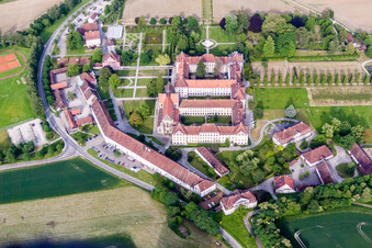 Vue aérienne de Château de l'école Salem à le quartier Stefansfeld in Salem dans le département Bade-Wurtemberg, Allemagne