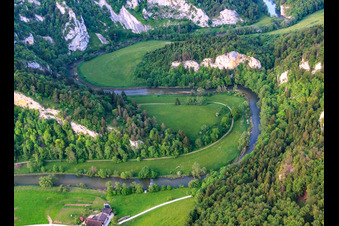 Vue aérienne de Boucle de Dondau à la Ziegelhütte à Fridingen an der Donau dans le département Bade-Wurtemberg, Allemagne