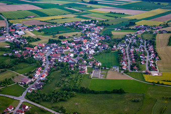 Vue aérienne de Du nord à le quartier Rohrdorf in Meßkirch dans le département Bade-Wurtemberg, Allemagne