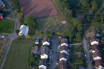 Vue aérienne de TSV à le quartier Diedelsheim in Bretten dans le département Bade-Wurtemberg, Allemagne
