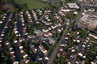 Vue aérienne de Rue Eichholz à le quartier Diedelsheim in Bretten dans le département Bade-Wurtemberg, Allemagne