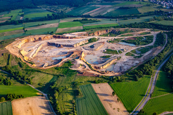Vue oblique de Quartier Wössingen in Walzbachtal dans le département Bade-Wurtemberg, Allemagne