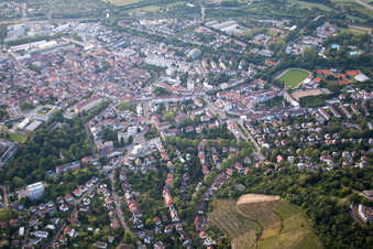 Vue aérienne de Geigersberg à le quartier Durlach in Karlsruhe dans le département Bade-Wurtemberg, Allemagne