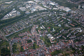Quartier Durlach in Karlsruhe dans le département Bade-Wurtemberg, Allemagne vue du ciel