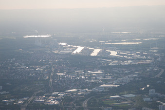 Vue aérienne de De l'est à le quartier Grünwinkel in Karlsruhe dans le département Bade-Wurtemberg, Allemagne