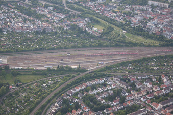Vue aérienne de Erlengraben à le quartier Beiertheim-Bulach in Karlsruhe dans le département Bade-Wurtemberg, Allemagne