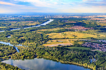 Vue aérienne de Inselwad et Illinger Altrhein à Elchesheim-Illingen dans le département Bade-Wurtemberg, Allemagne