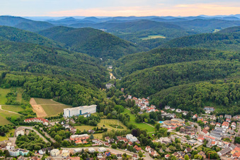 Vue aérienne de Kurtalstr à Bad Bergzabern dans le département Rhénanie-Palatinat, Allemagne