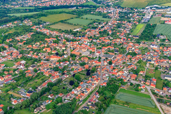 Vue aérienne de Place du Berger à le quartier Rieder in Ballenstedt dans le département Saxe-Anhalt, Allemagne