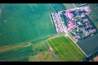 Vue aérienne de Parc de vacances dans la ville occidentale de Pullman City près de Hasselfelde à le quartier Hasselfelde in Oberharz am Brocken dans le département Saxe-Anhalt, Allemagne