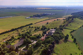 Vue aérienne de Müller-Flugservice GmbH An den Gegensteine à Ballenstedt dans le département Saxe-Anhalt, Allemagne