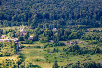 Vue aérienne de Parc Roseburg à le quartier Rieder in Ballenstedt dans le département Saxe-Anhalt, Allemagne