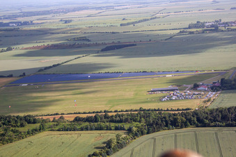 Vue aérienne de Aéroport du sud à le quartier Asmusstedt in Ballenstedt dans le département Saxe-Anhalt, Allemagne