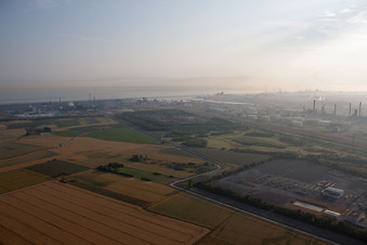 Vue aérienne de Loon-Plage dans le département Nord, France
