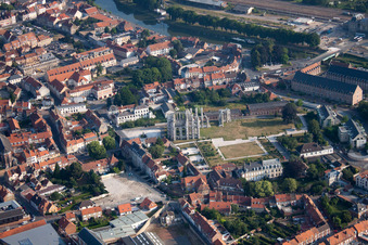 Vue aérienne de Quartier Maillebois-Peintres in Longuenesse dans le département Pas de Calais, France