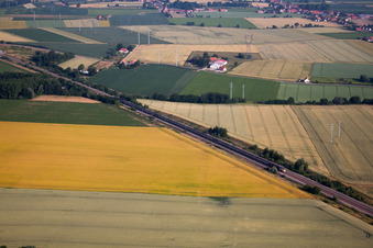 Vue oblique de Eurostar à Wulverdinghe à Millam dans le département Nord, France