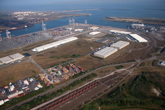 Port à Loon-Plage à Loon-Plage dans le département Nord, France hors des airs