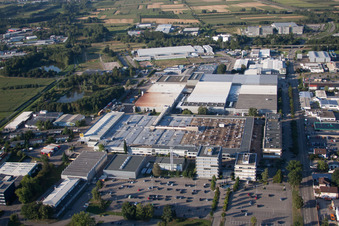 Vue oblique de Zone industrielle à le quartier Vimbuch in Bühl dans le département Bade-Wurtemberg, Allemagne