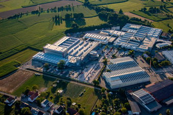 Vue aérienne de Zone industrielle et commerciale de Fischer Edelstahlrohre GmbH à le quartier Fautenbach in Achern dans le département Bade-Wurtemberg, Allemagne