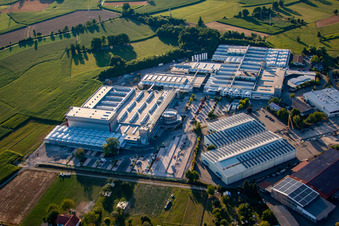 Vue aérienne de Zone industrielle et commerciale de Fischer Edelstahlrohre GmbH à le quartier Fautenbach in Achern dans le département Bade-Wurtemberg, Allemagne