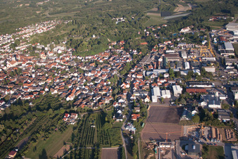 Vue aérienne de Schwarzwaldstr à Renchen dans le département Bade-Wurtemberg, Allemagne
