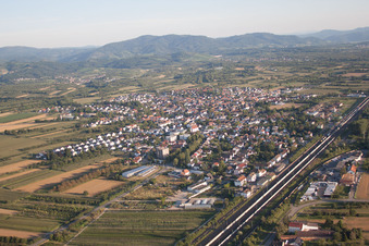 Photographie aérienne de Vue des rues et des maisons dans les quartiers résidentiels à le quartier Urloffen in Appenweier dans le département Bade-Wurtemberg, Allemagne