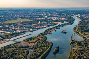 Vue aérienne de Port de Strasbourg à le quartier Port du Rhin Sud in Straßburg dans le département Bas Rhin, France
