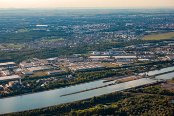 Photographie aérienne de Port de Strasbourg à le quartier Port du Rhin Sud in Straßburg dans le département Bas Rhin, France