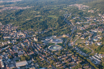 Vue aérienne de Shopping Cité du sud-ouest à le quartier Oos in Baden-Baden dans le département Bade-Wurtemberg, Allemagne