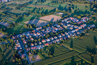 Vue aérienne de Kuppenheim, Förch à le quartier Förch in Rastatt dans le département Bade-Wurtemberg, Allemagne