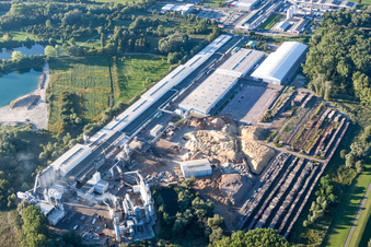 Locaux de l'usine Nolte Holzwerkstoff GmbH & Co. KG à Germersheim dans le département Rhénanie-Palatinat, Allemagne d'en haut