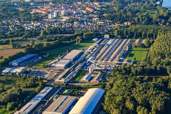 Vue aérienne de Menuiserie Knaus - Johann Knaus & Viktor Knaus GbR et Express Möbel GmbH & Co. KG à Germersheim dans le département Rhénanie-Palatinat, Allemagne