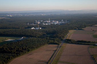 Vue aérienne de KFZ alias KIT Nord à le quartier Leopoldshafen in Eggenstein-Leopoldshafen dans le département Bade-Wurtemberg, Allemagne