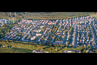 Vue aérienne de Quartier Nord à le quartier Eggenstein in Eggenstein-Leopoldshafen dans le département Bade-Wurtemberg, Allemagne