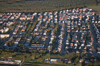 Quartier Eggenstein in Eggenstein-Leopoldshafen dans le département Bade-Wurtemberg, Allemagne du point de vue du drone