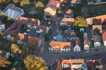 Vue oblique de Au Lion à le quartier Eggenstein in Eggenstein-Leopoldshafen dans le département Bade-Wurtemberg, Allemagne