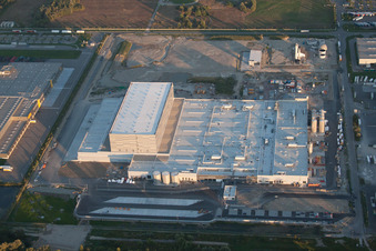 Zone industrielle d'Oberwald à Wörth am Rhein dans le département Rhénanie-Palatinat, Allemagne hors des airs