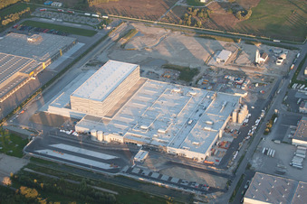 Zone industrielle d'Oberwald à Wörth am Rhein dans le département Rhénanie-Palatinat, Allemagne vue d'en haut