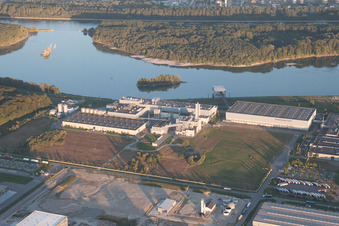 Zone industrielle d'Oberwald à Wörth am Rhein dans le département Rhénanie-Palatinat, Allemagne depuis l'avion