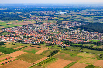 Vue aérienne de Vue de la ville depuis le nord-ouest à Rülzheim dans le département Rhénanie-Palatinat, Allemagne
