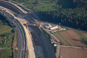 Vue aérienne de Mütschelbach, chantier de l'A8 à le quartier Untermutschelbach in Karlsbad dans le département Bade-Wurtemberg, Allemagne