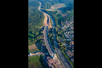 Vue aérienne de Mütschelbach, chantier de l'A8 à le quartier Nöttingen in Remchingen dans le département Bade-Wurtemberg, Allemagne