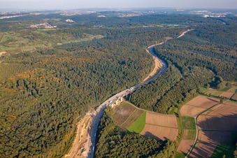Vue oblique de Mütschelbach, chantier de l'A8 à le quartier Nöttingen in Remchingen dans le département Bade-Wurtemberg, Allemagne