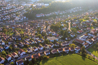 Vue aérienne de Wingertweg à Ispringen dans le département Bade-Wurtemberg, Allemagne