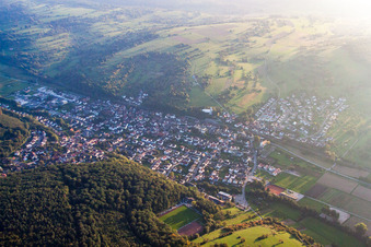 Quartier Bilfingen in Kämpfelbach dans le département Bade-Wurtemberg, Allemagne d'en haut