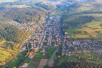 Quartier Bilfingen in Kämpfelbach dans le département Bade-Wurtemberg, Allemagne hors des airs