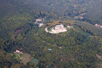 Photographie aérienne de Complexe du château de Hambach à le quartier Diedesfeld in Neustadt an der Weinstraße dans le département Rhénanie-Palatinat, Allemagne