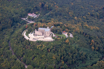 Enregistrement par drone de Château de Hambach à le quartier Diedesfeld in Neustadt an der Weinstraße dans le département Rhénanie-Palatinat, Allemagne