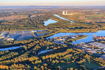 Vue aérienne de Port Germersheim avec Dyckerhoff Beton GmbH & Co. KG et BTE Stelcon GmbH à Germersheim dans le département Rhénanie-Palatinat, Allemagne
